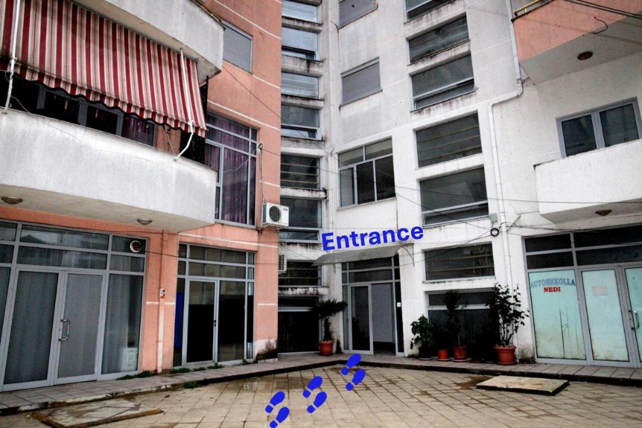 Adra'S Apartment Shkoder Bagian luar foto
